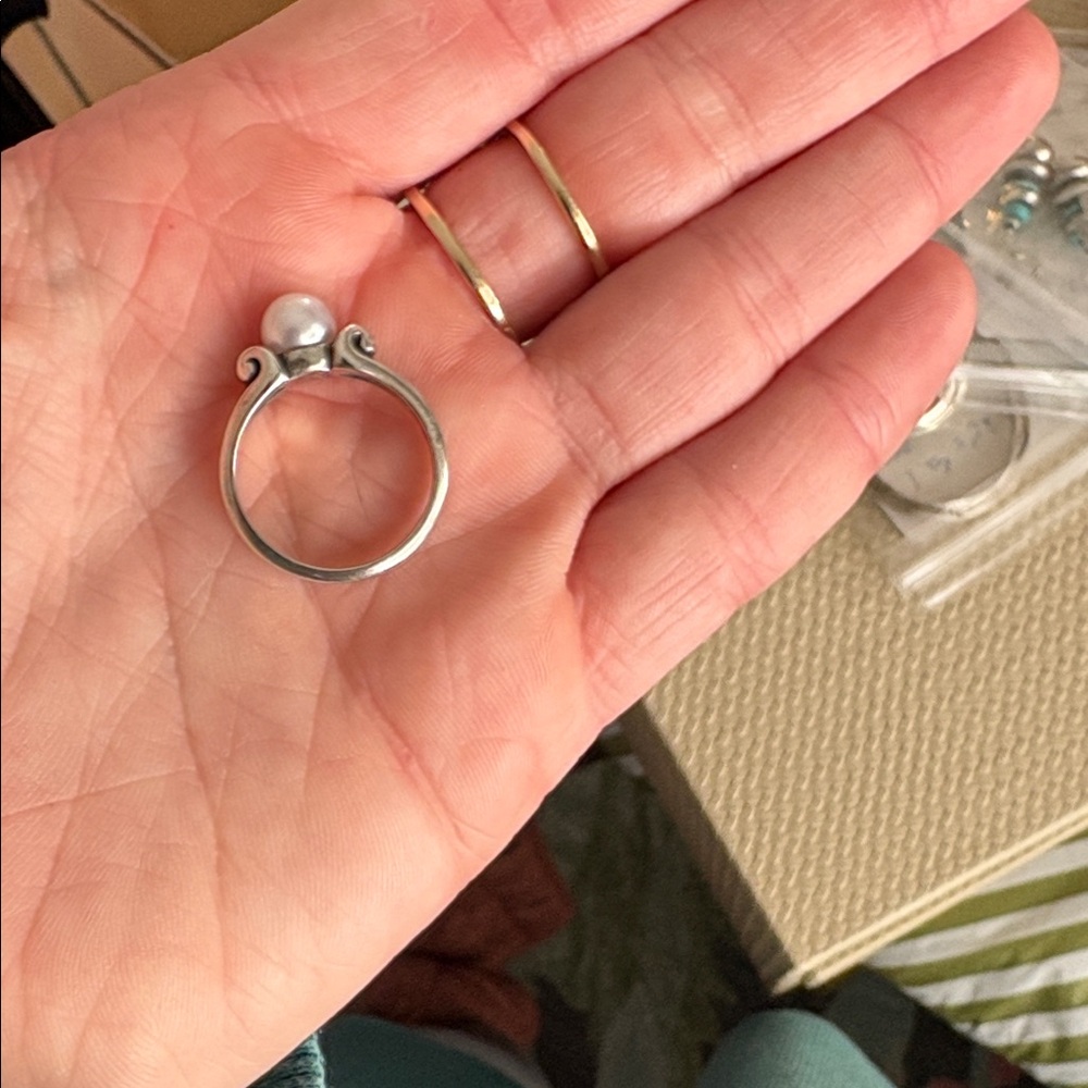 James Avery Retired Silver Pearl Ring - Picture 14 of 16